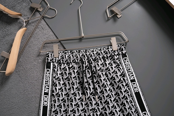 ブランドハーフパンツ背面デザイン